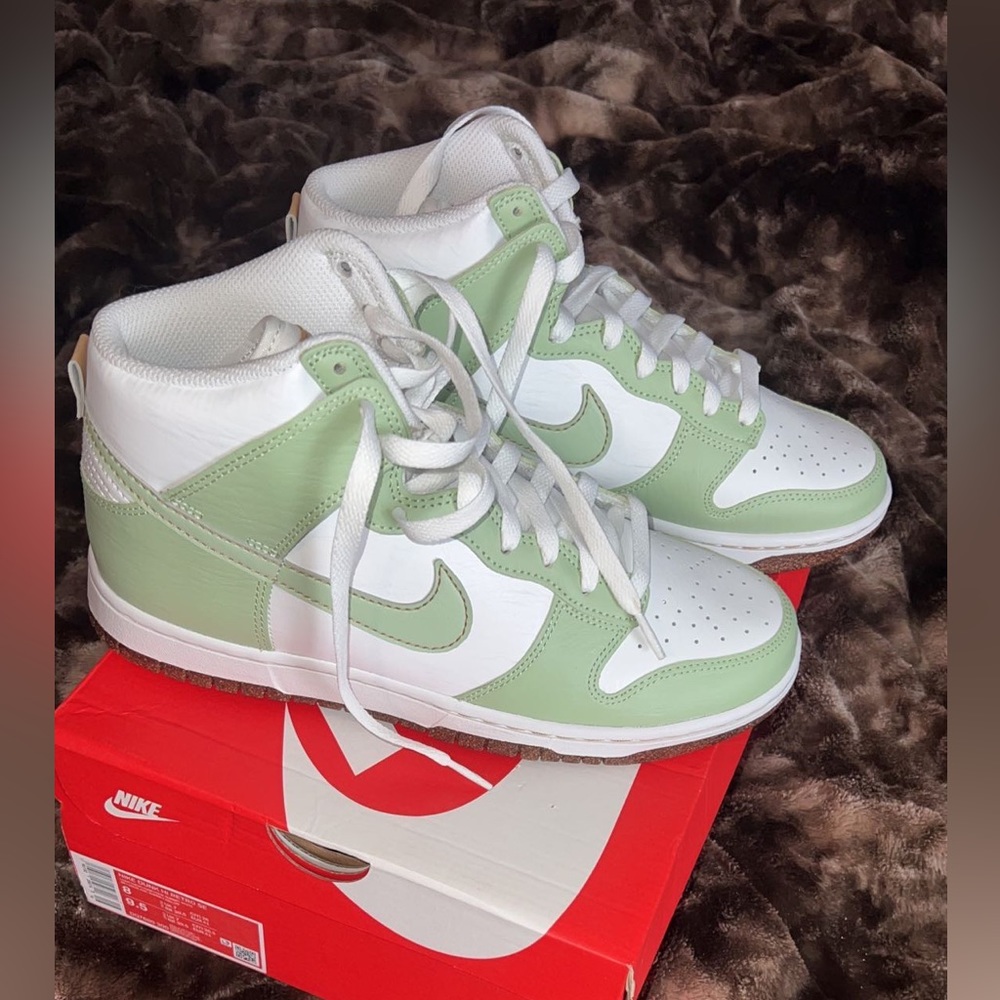 BRAND NEW Nike Dunk Hi Retro SE WOMEN & MEN